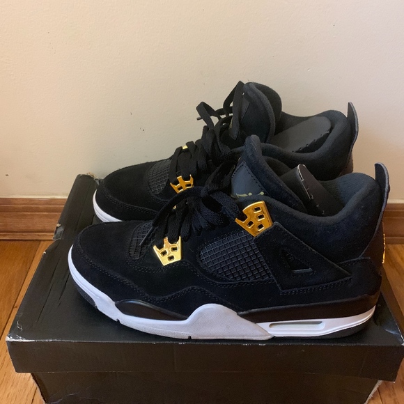 ROYALTY - Picture 2 of 4